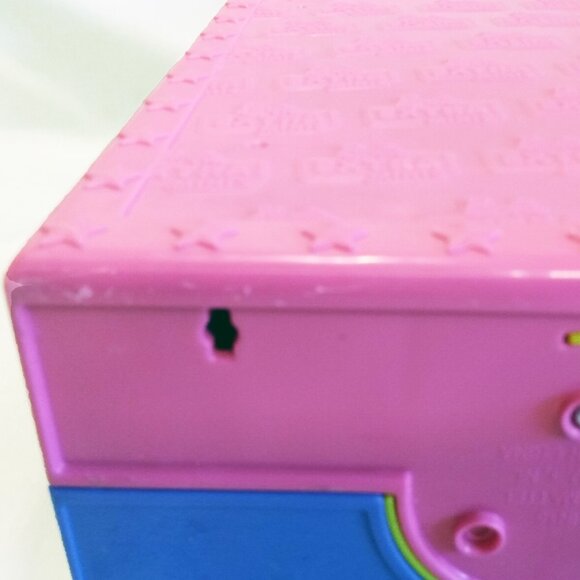 Barbie Extra Minis Boutique with One Mini Barbie & Some Accessories - Picture 16 of 16